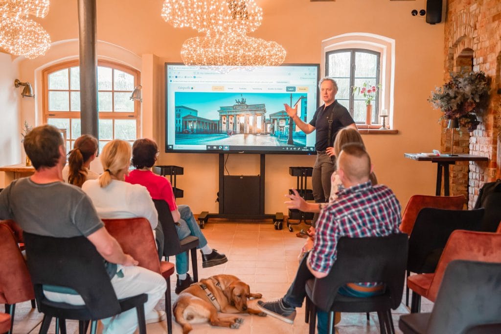 Moderne Schulung in Berlin &uuml;ber nachhaltiges Leben und bewusste Ern&auml;hrung.