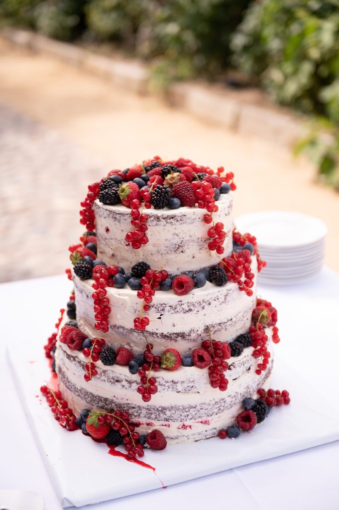 Frischer Beerentorten, biologische Zutaten, glutenfrei, vegane Backwaren, nachhaltiges Konditorhandwerk, Berlin.