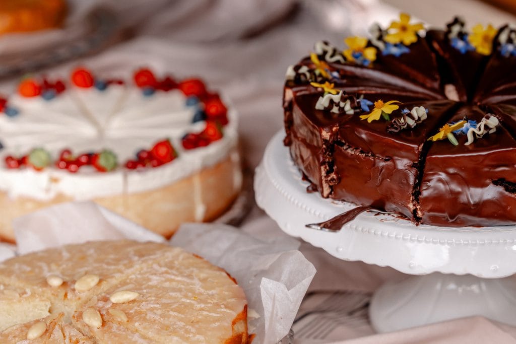 Leckere Geburtstagstorten mit frischer Dekoration f&uuml;r ein gutes Leben in Berlin.