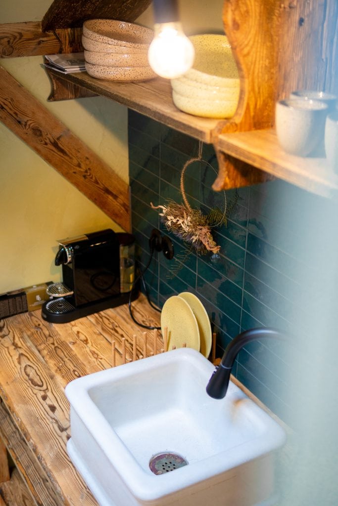 Natürlich! Hier sind die SEO-optimierten Texte für das Bild:.