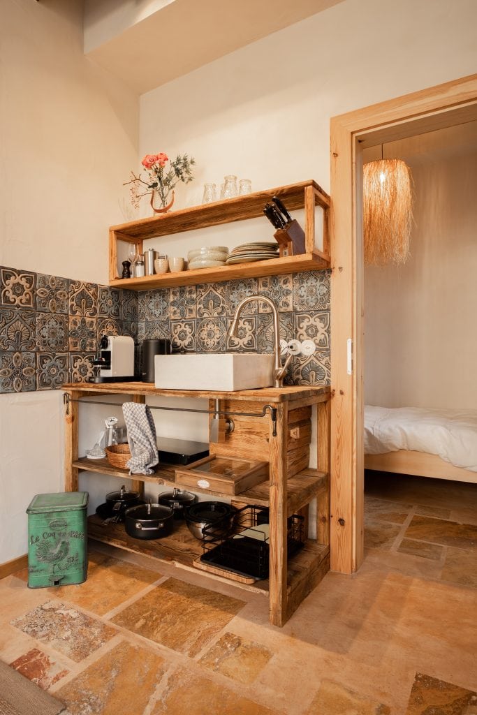 Nat&uuml;rlich, hier sind die SEO-optimierten Texte:.