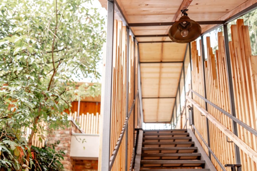 Nat&uuml;rlich! Hier sind die SEO-optimierten Texte:.