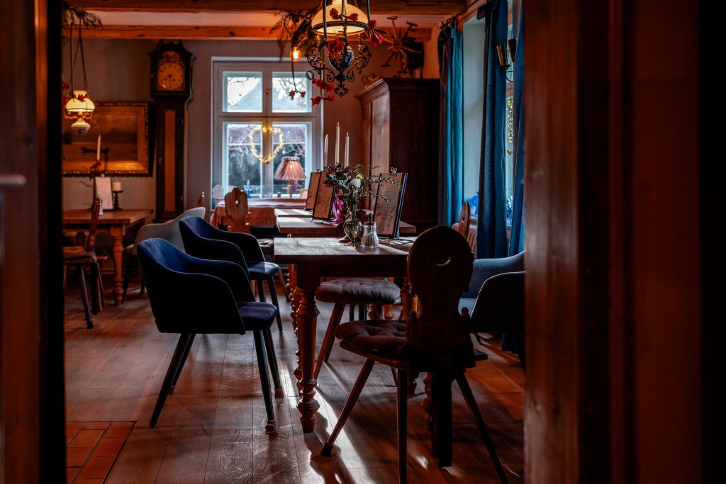 Gemütliches Gut Leben Restaurant mit rustikalem Charme und nachhaltiger Atmosphäre in Berlin.